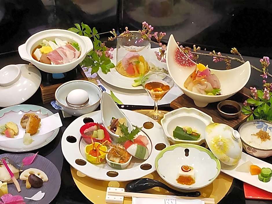 Yufuin Bessou Shikisai Hotel