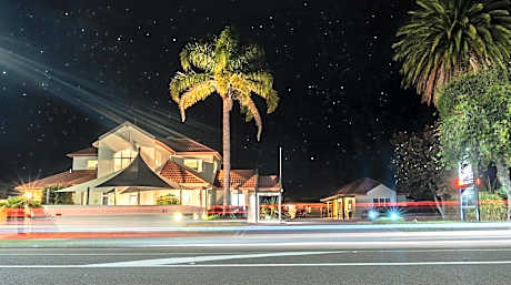 Pacific Coast Motor Lodge