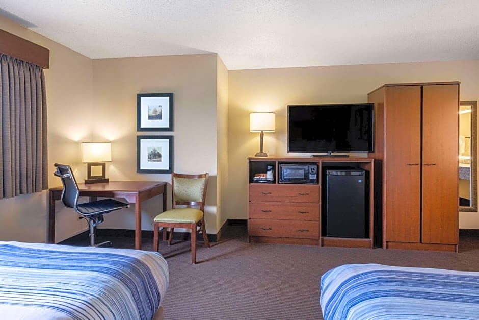 AmericInn by Wyndham Two Harbors Near Lake Superior