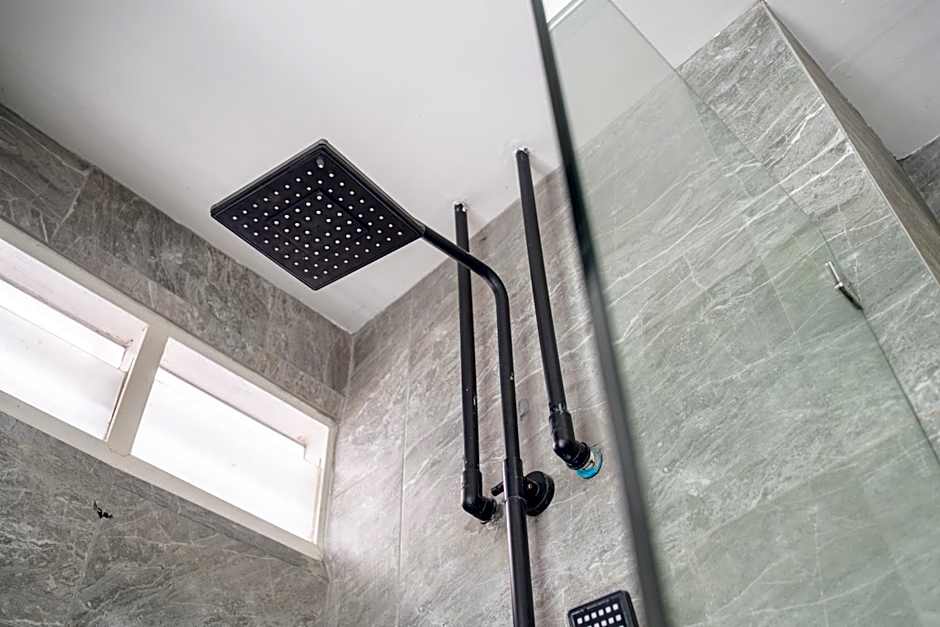 Meow Cat Cafe & Hotel