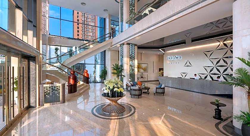 DeLaSea Ha Long Hotel - Modern Bayview Escape 