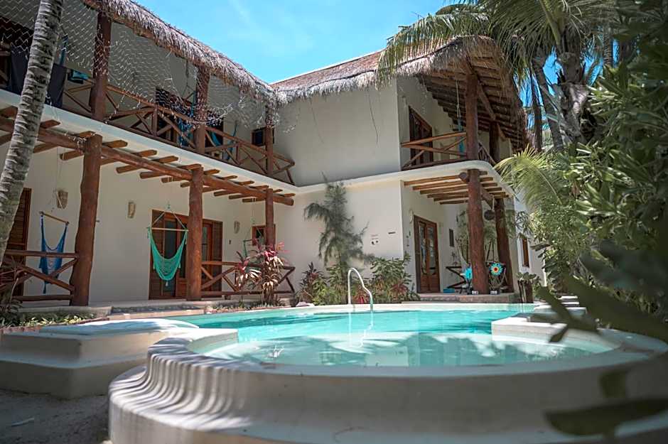 Casa Iguana Holbox - Beachfront Hotel