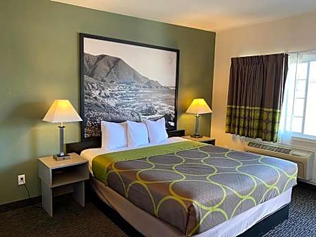 King Room - Non-Smoking