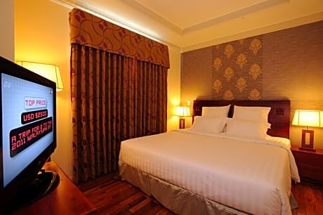 Deluxe Double Room with City View