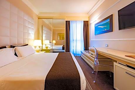 Comfort Queen Room - Non-Smoking