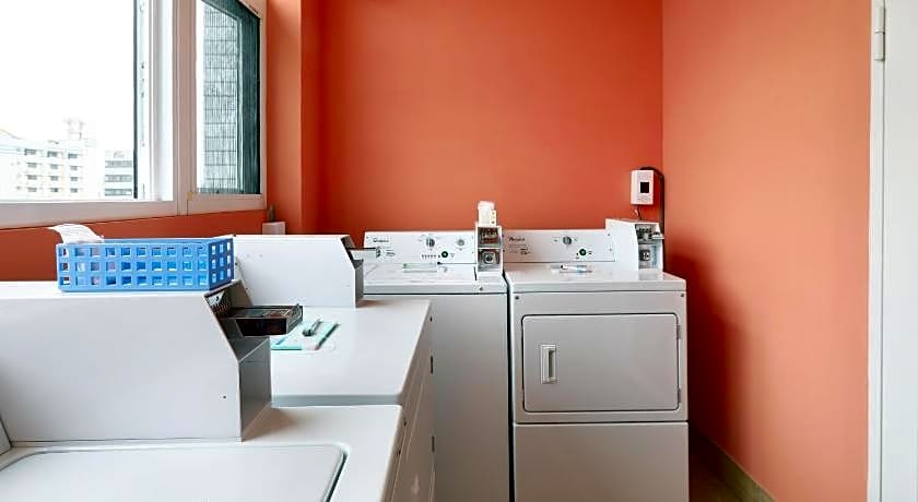 MINI HOTELS (Taichung Station Branch)