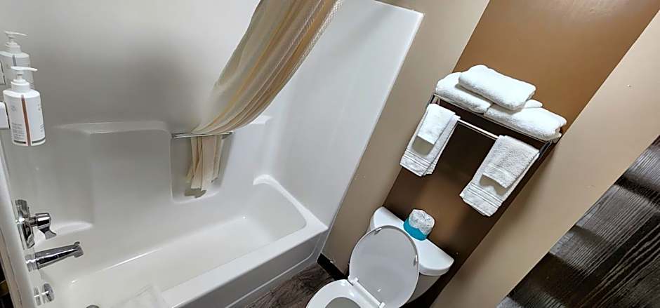 Super 8 by Wyndham Salina I-70