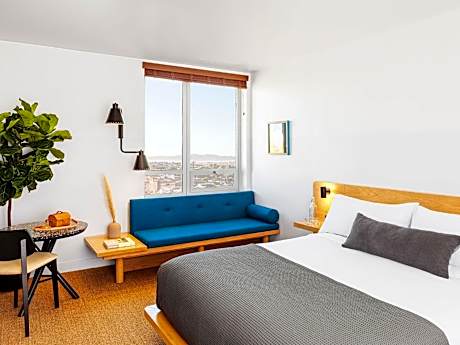 Spacious King City View