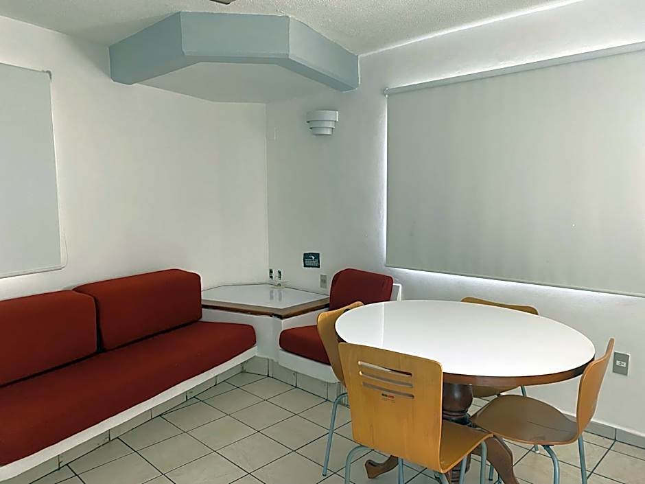 Hotel Suites Regina