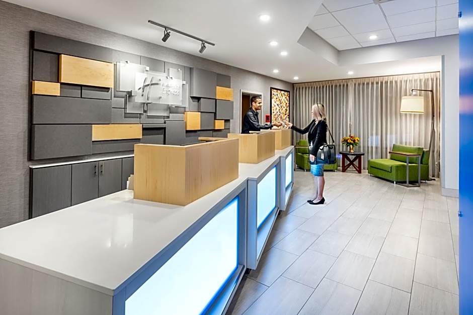 Holiday Inn Express & Suites Santa Ana - Orange County By IHG