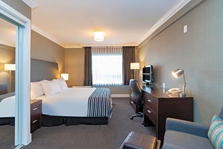 Studio Suite, 1 King Bed, Kitchenette