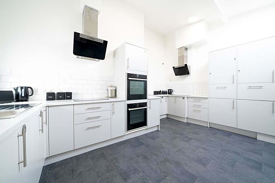 The Veteran Hotel & Bar