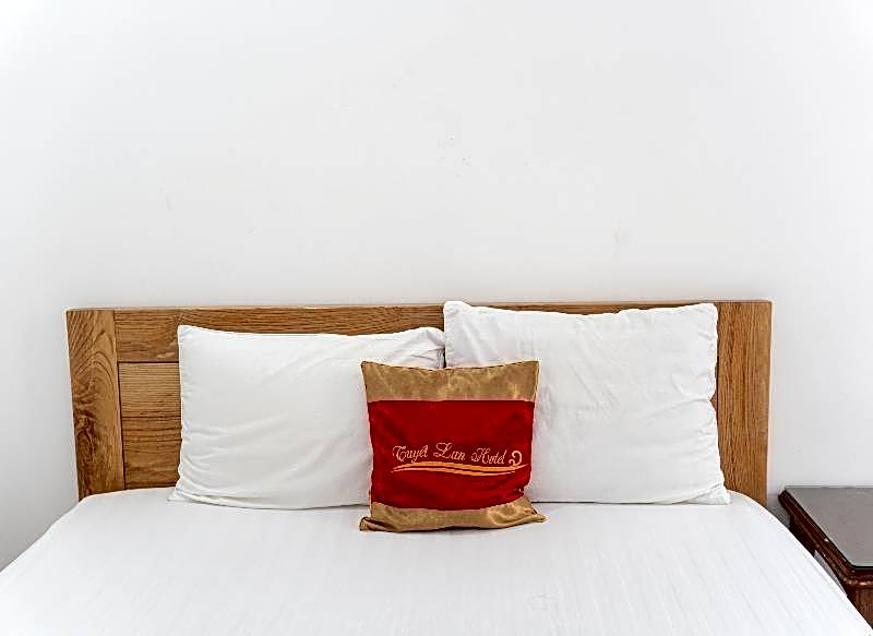 Tuyet Lan Hotel