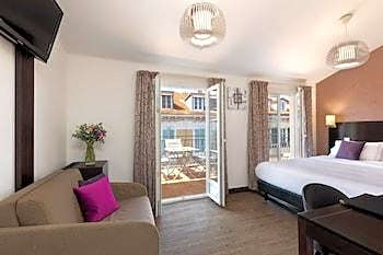 Junior Suite,1 Queen Bed with Sofa bed