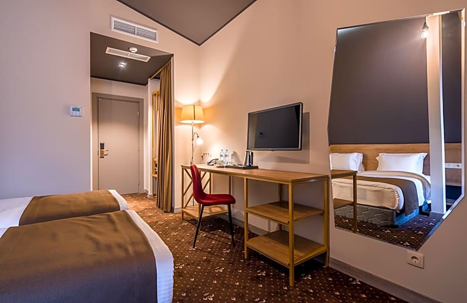 Gladius Inn Boutique Hotel by DNT Group