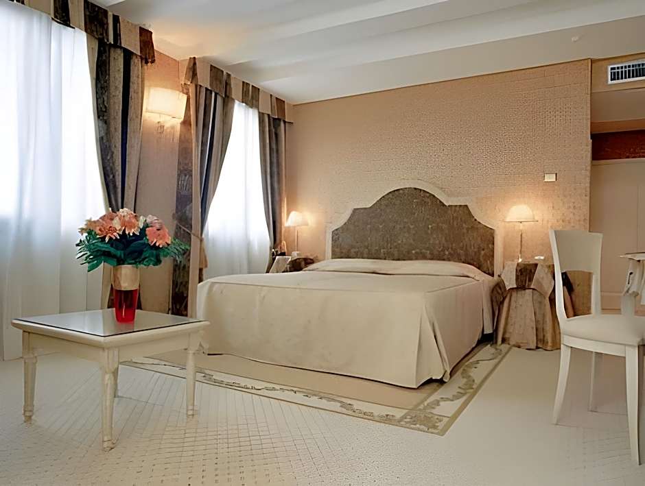 Acca Hotel