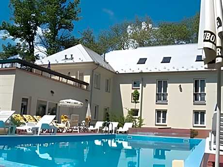 Double or Twin Room with Air-Conditioning