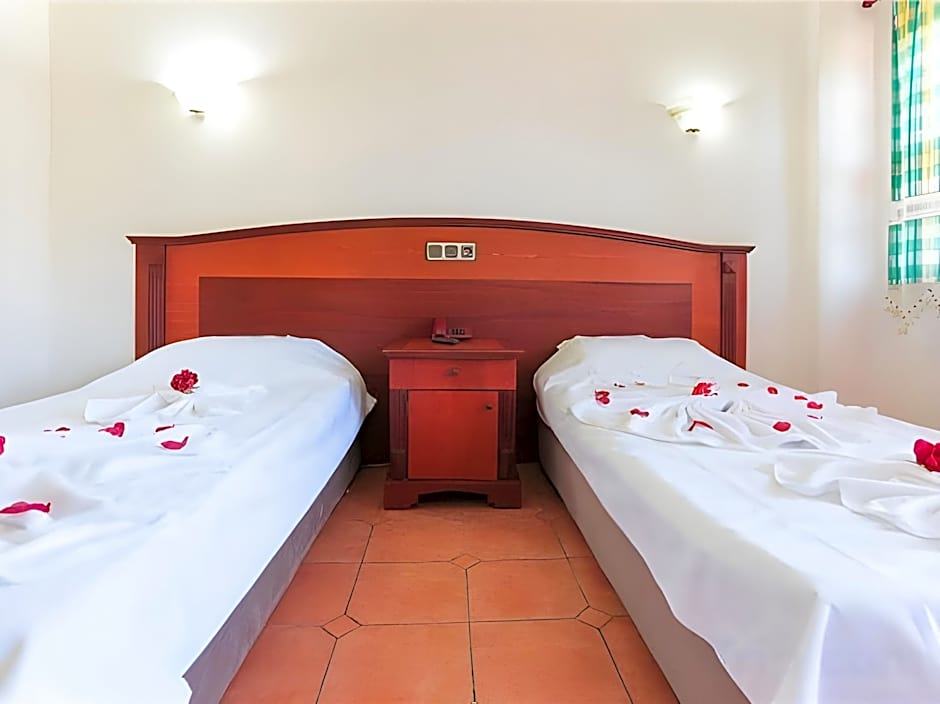 Club Pink Palace Hotel