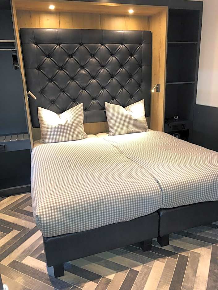 Munich Deluxe Hotel