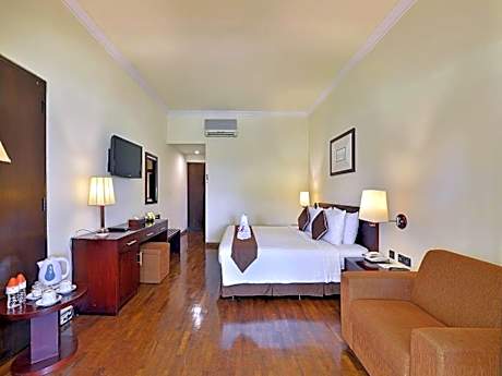 Grand Whiz Hotel Trawas