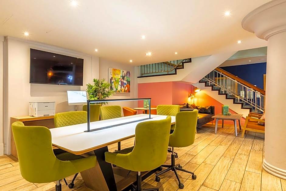 Holiday Inn Cardiff City By IHG