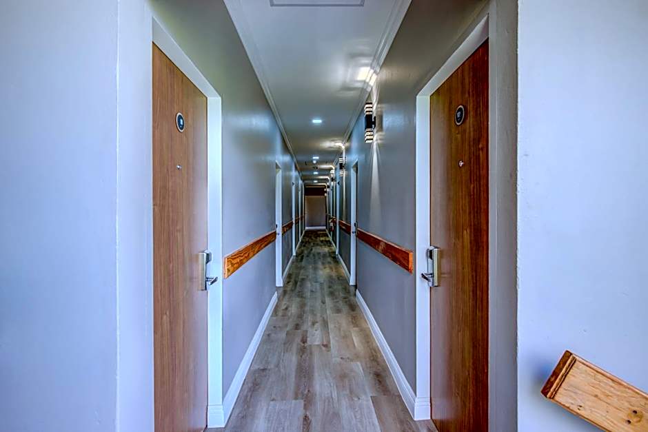Airport Suites Hotel