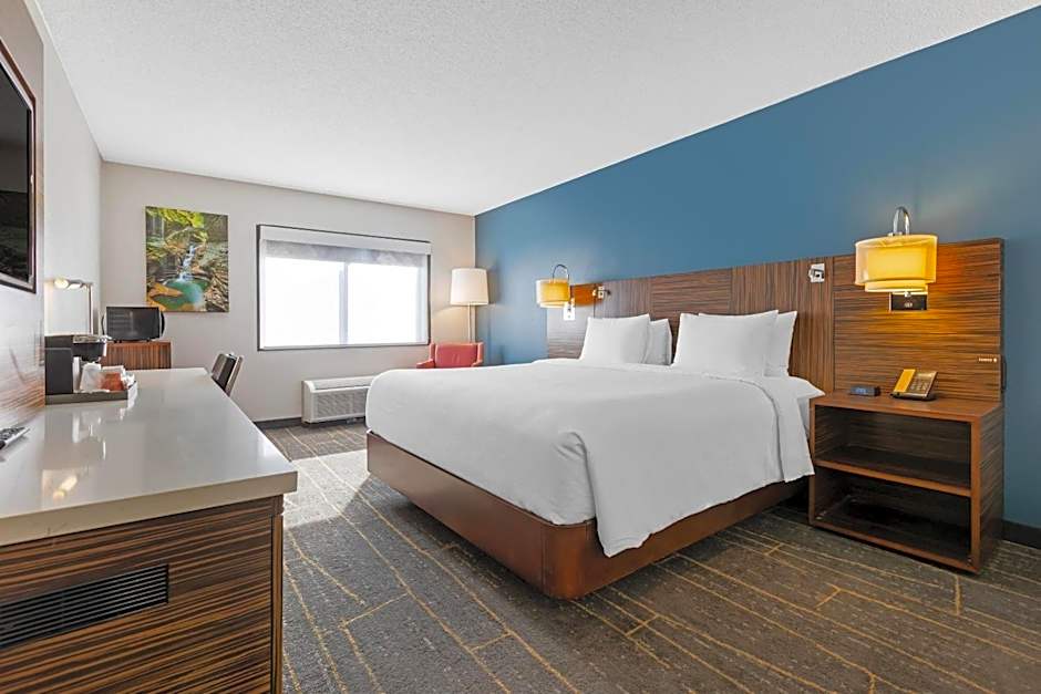 The Lux Hotel & Conference Center, an Ascend Collection Hotel