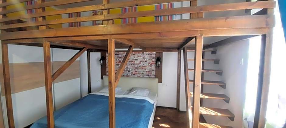 Lorf Hostel&Apartments