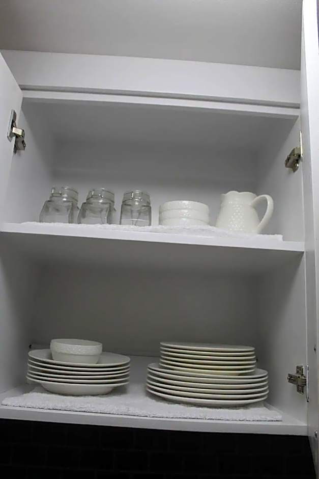 Whole Condo with Pool Great for Staycation