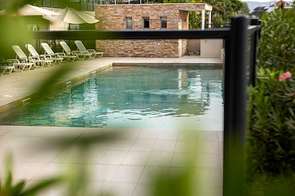 Hôtel Sanary, Soleil et Jardin - Rénovation Hiver 2024-25