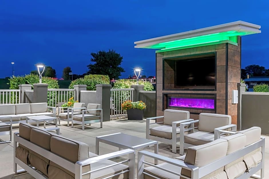 La Quinta Inn & Suites by Wyndham Des Moines West Clive
