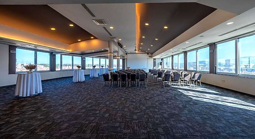 Parion Hotel