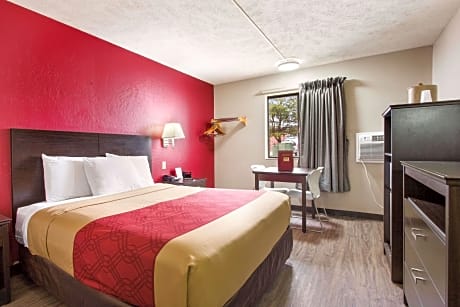 1 Queen Bed, Smoking