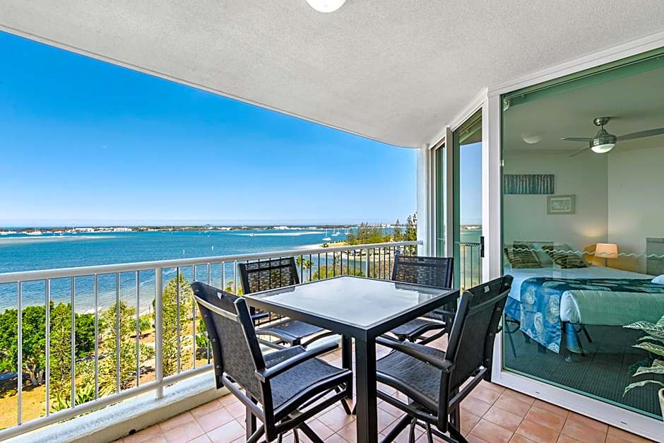 Crystal Bay On The Broadwater