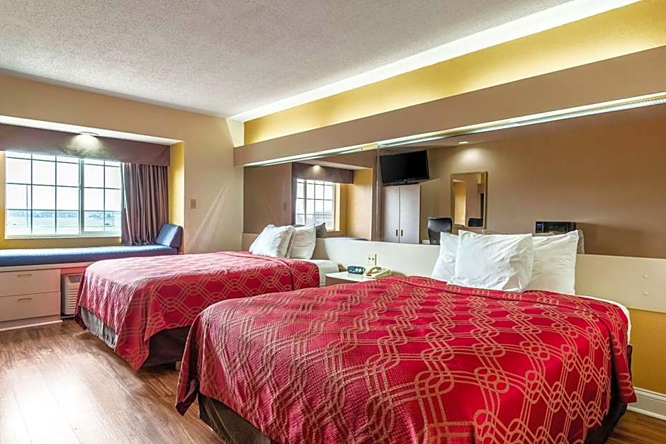 Econo Lodge Inn & Suites Evansville East