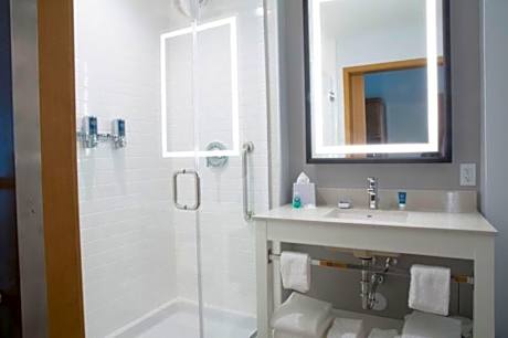 King Room - Hearing Accessible