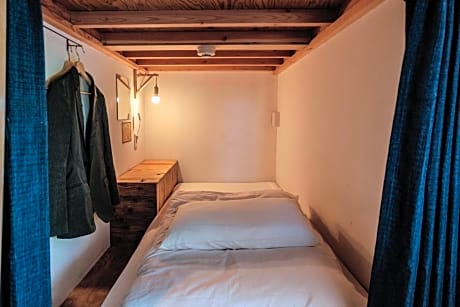 Bunk Bed in Mixed Dormitory Room