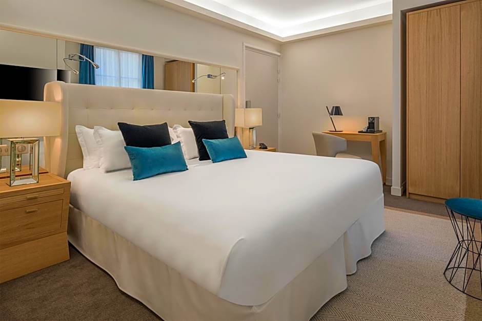 Hotel Camille Paris Gare de Lyon, Tapestry Collection by Hilton