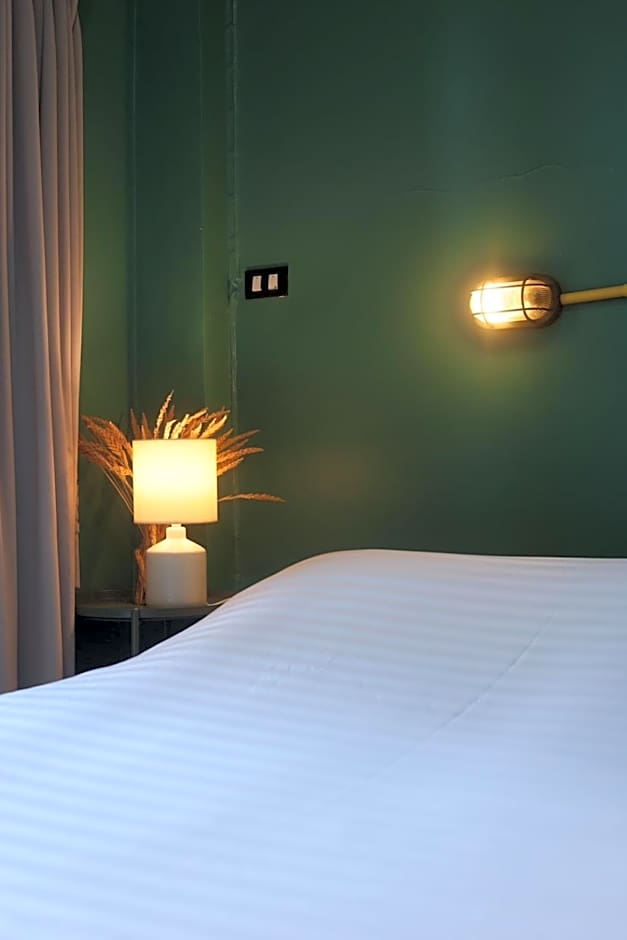 Yimwhan Hostel & Cafe Ayutthaya