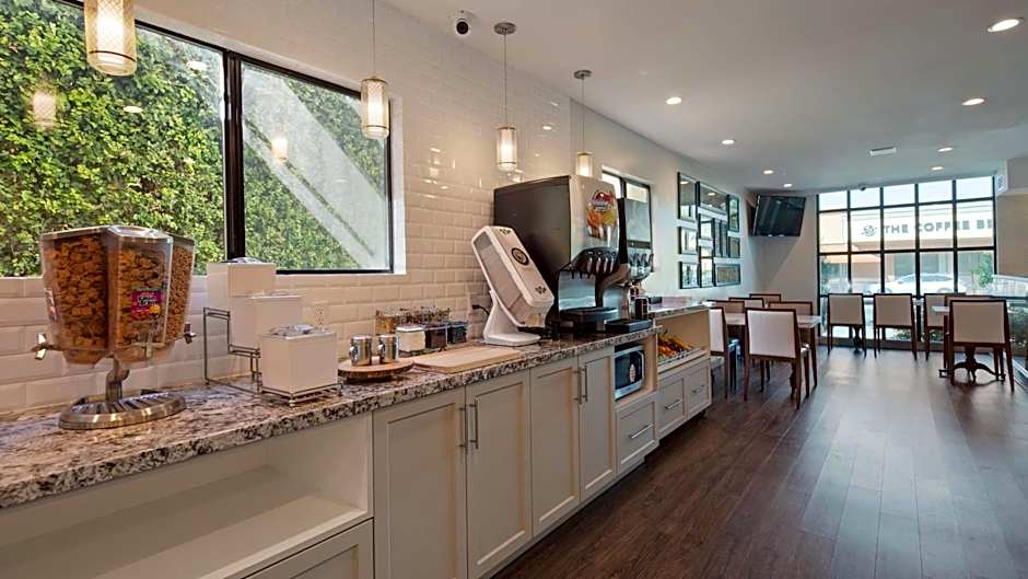 Best Western Woodland Hills Inn