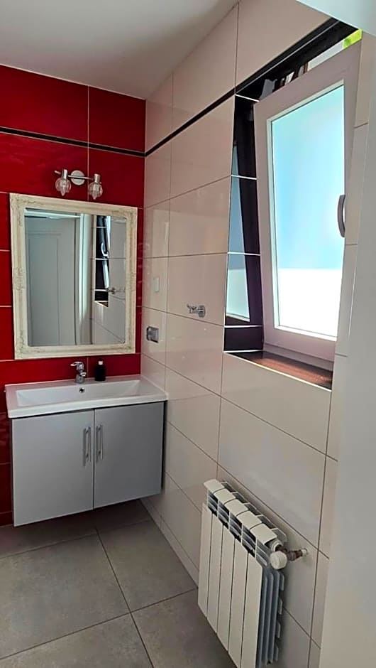 Jaworina- Apartamenty, Domki i Pokoje