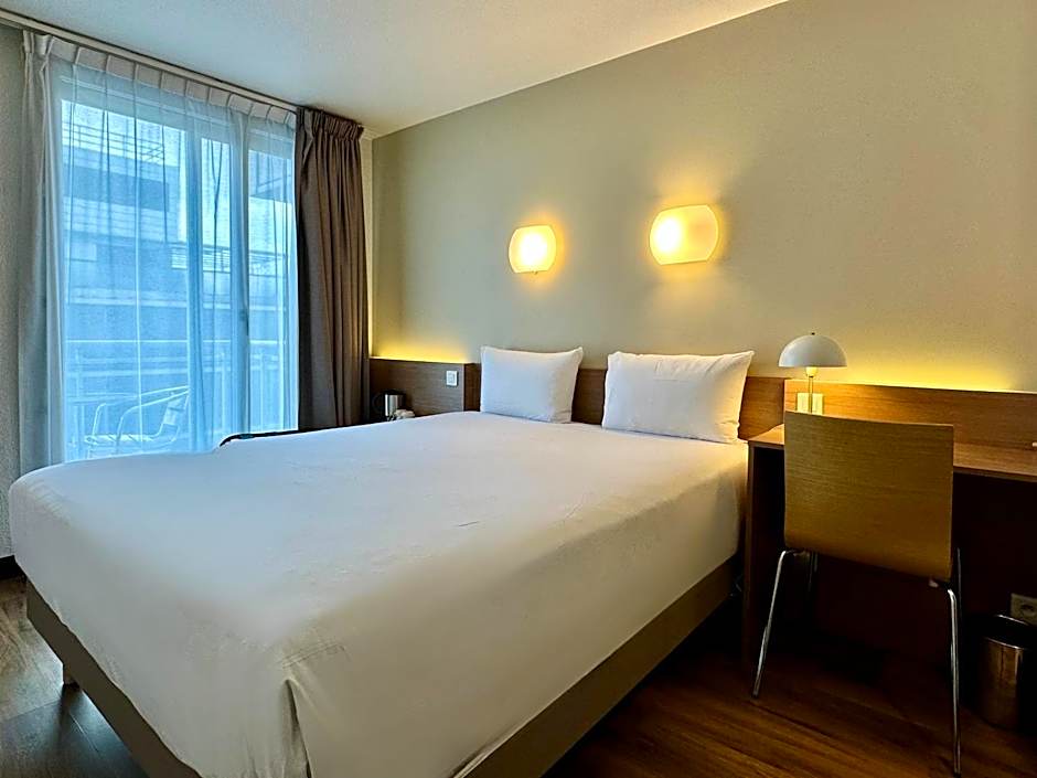 CAMPANILE PARIS 12 - Bercy Village