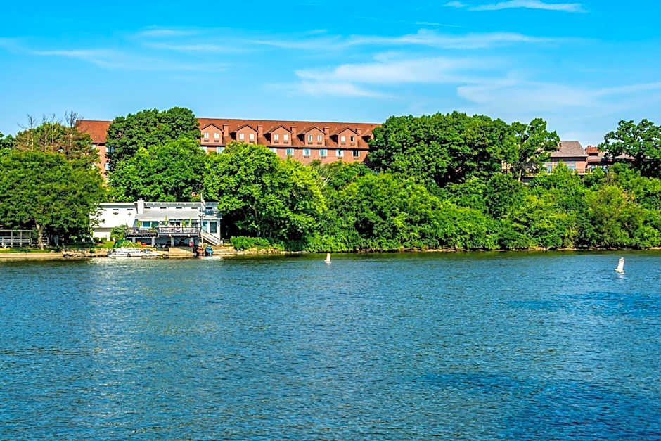 Riverview Inn & Suites, an Ascend Collection Hotel