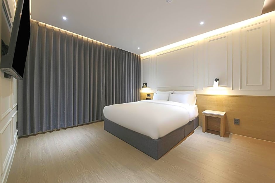 Brown Dot Hotel Pyeonghwa plaza