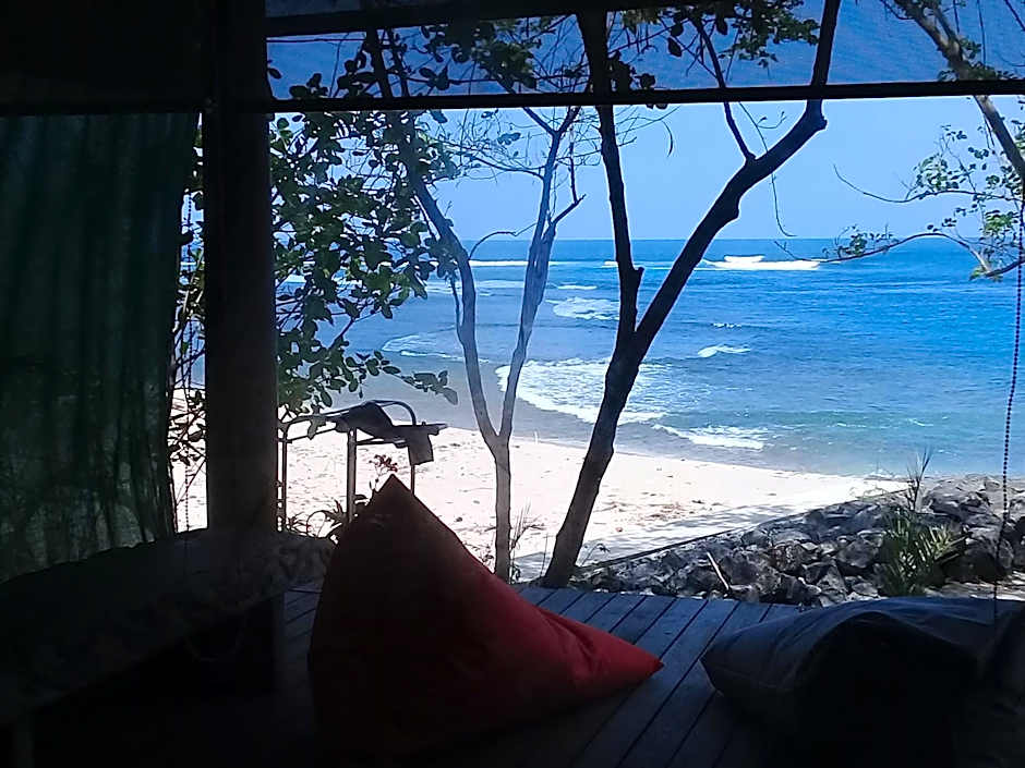 Castaway Surf Retreat