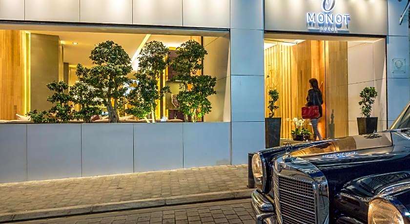 O Monot Luxury Boutique Hotel