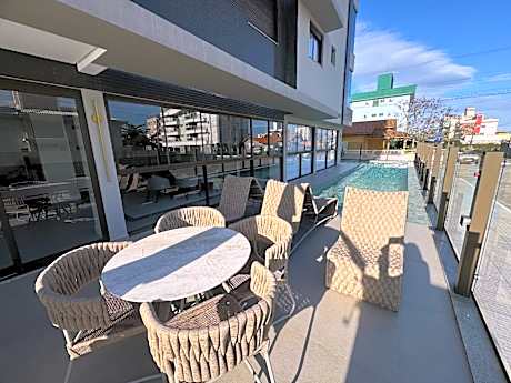 Cód 87 - Apartamento a 150 metros do mar!