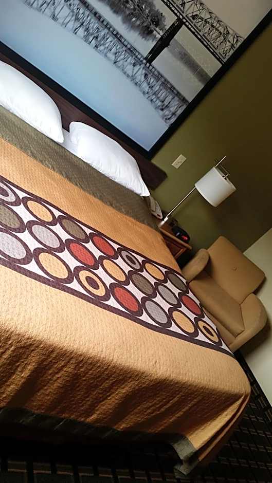 Super 8 by Wyndham Wheeling