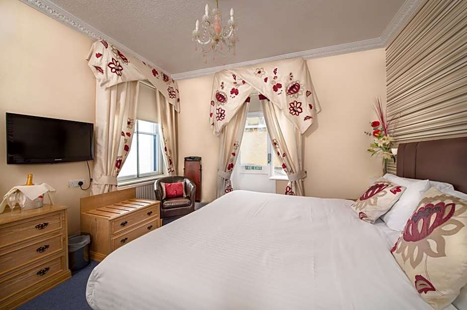 New Holmwood Hotel