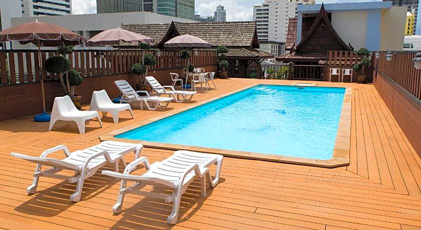 True Siam Rangnam Hotel